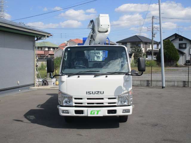 Isuzu Elf 7