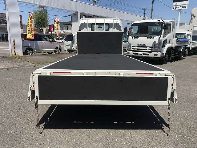 Isuzu Elf 12