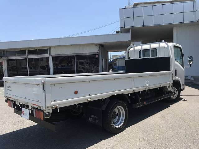 Isuzu Elf 6