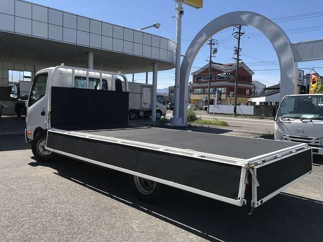 Hino Dutro 11