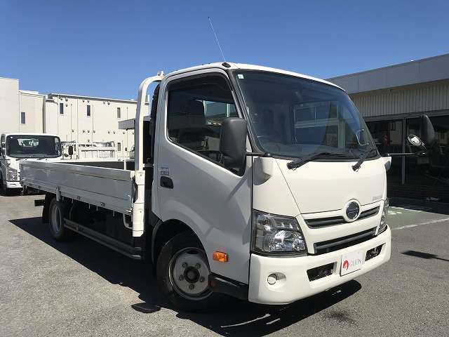 Hino Dutro 3