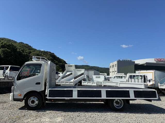 Hino Dutro 11