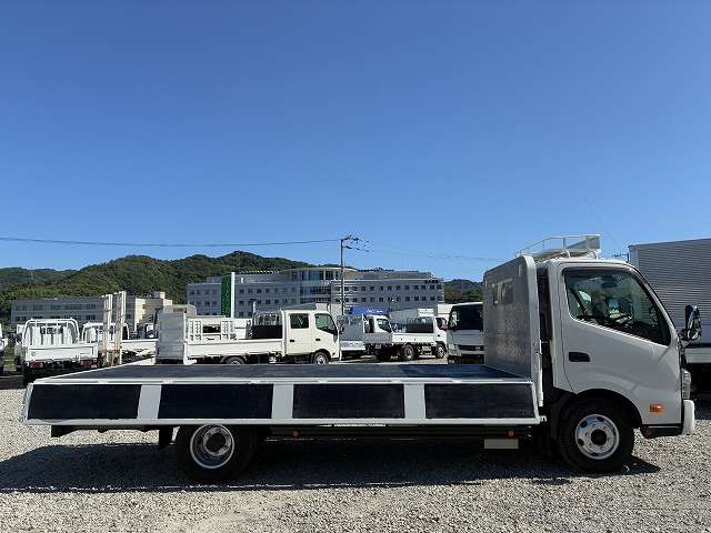 Hino Dutro 12