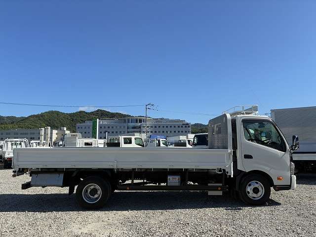 Hino Dutro 5