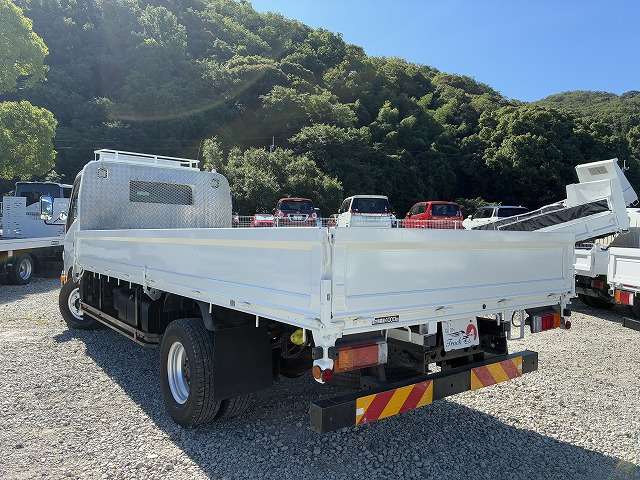 Hino Dutro 6