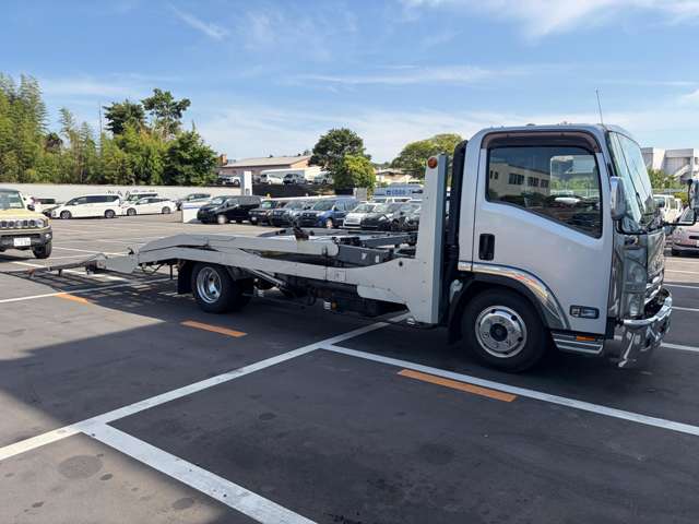Isuzu Elf 4