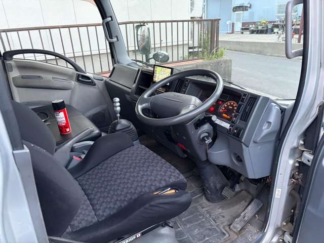 Isuzu Elf 10