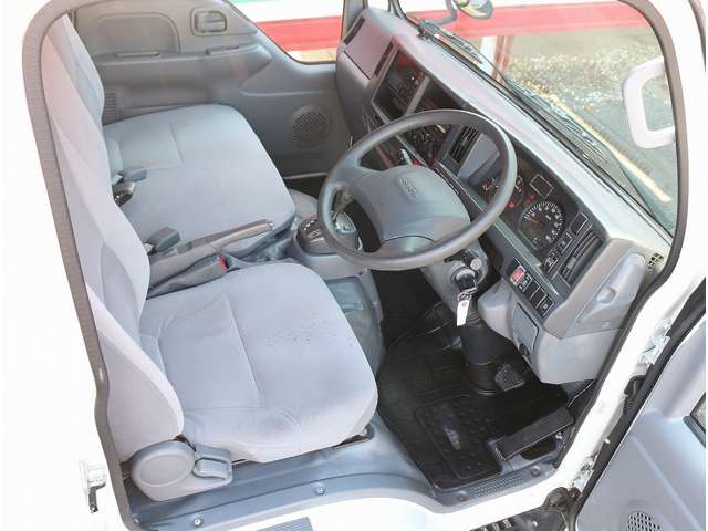 Isuzu Elf 2