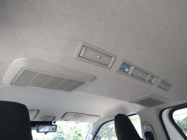 Toyota Hiace Van 12
