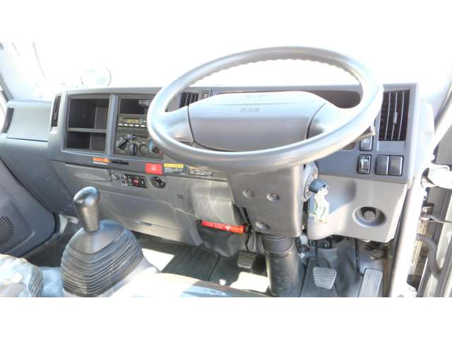 Isuzu Elf 11