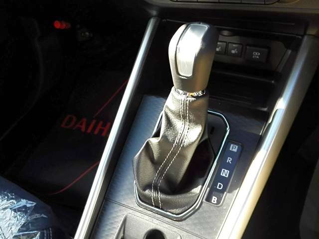 Daihatsu Rocky 12