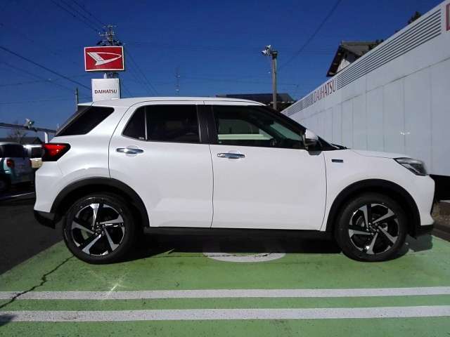 Daihatsu Rocky 5
