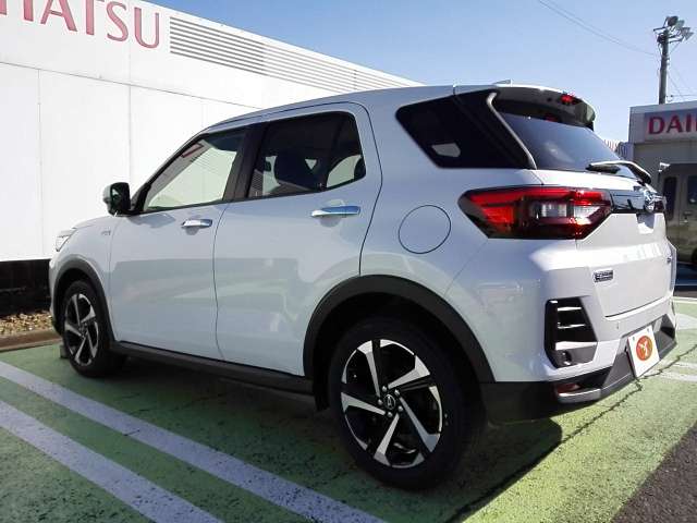 Daihatsu Rocky 10