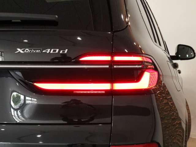 BMW X7 6