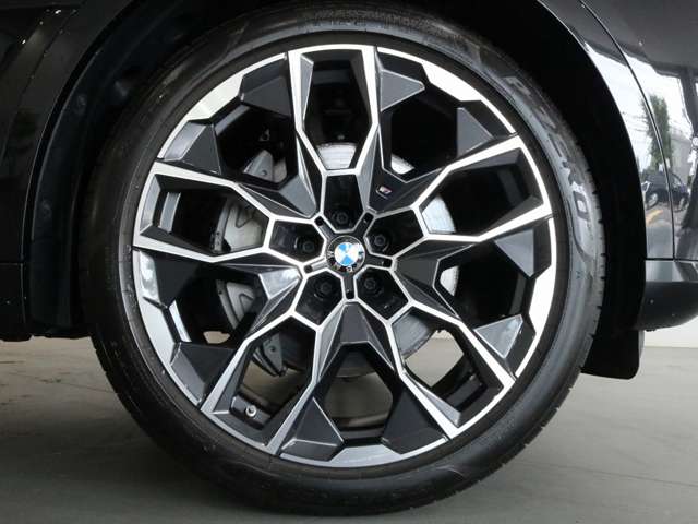 BMW X7 8