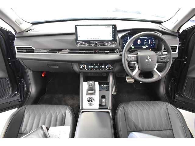 Mitsubishi Outlander 4