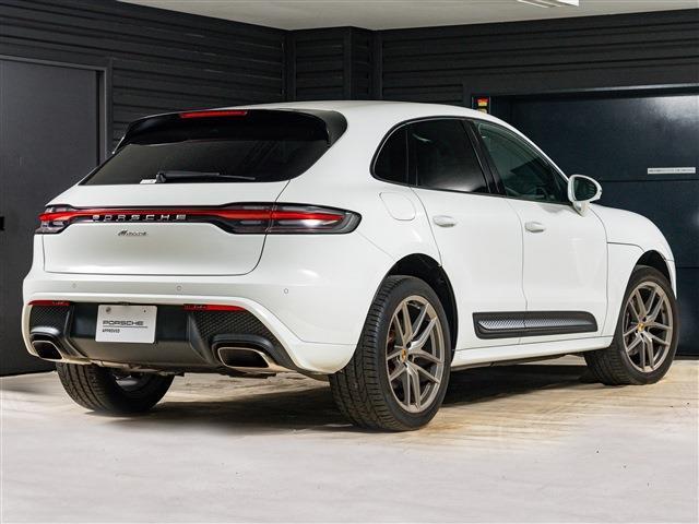 Porsche Macan 3