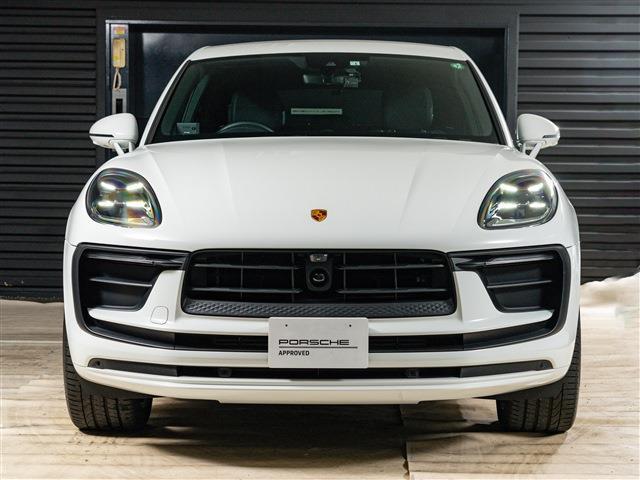 Porsche Macan 4