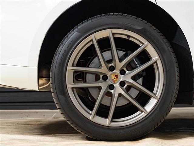 Porsche Macan 8
