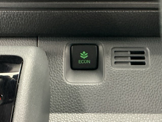 Honda N-VAN 8