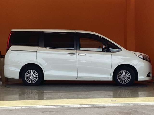 Toyota Esquire 10