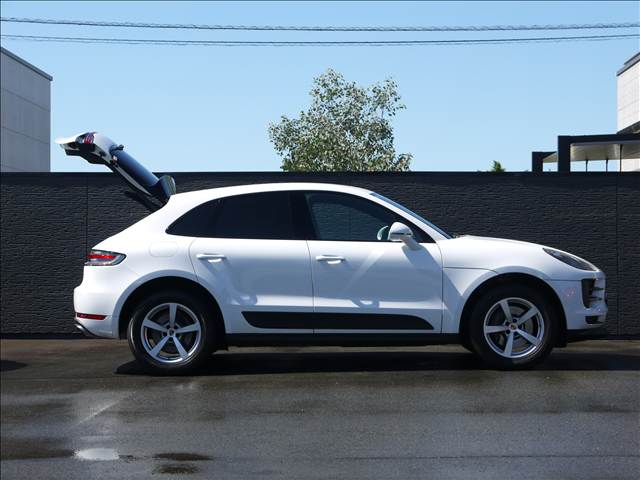 Porsche Macan 6