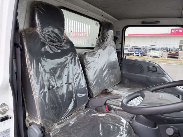 Isuzu Elf 12
