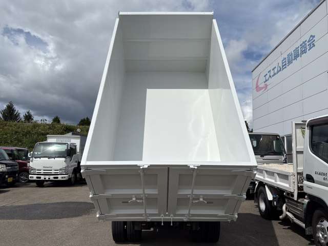 Isuzu Elf 6