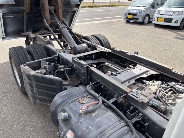Isuzu Elf 9