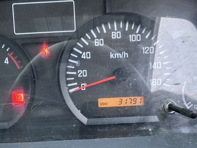 Isuzu Elf 8