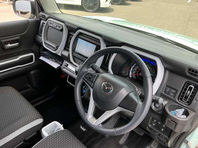 Mazda Flair Crossover 3