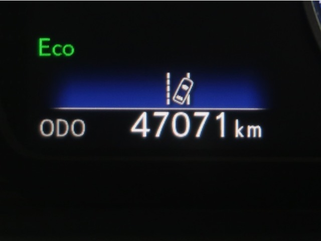 Lexus UX 9