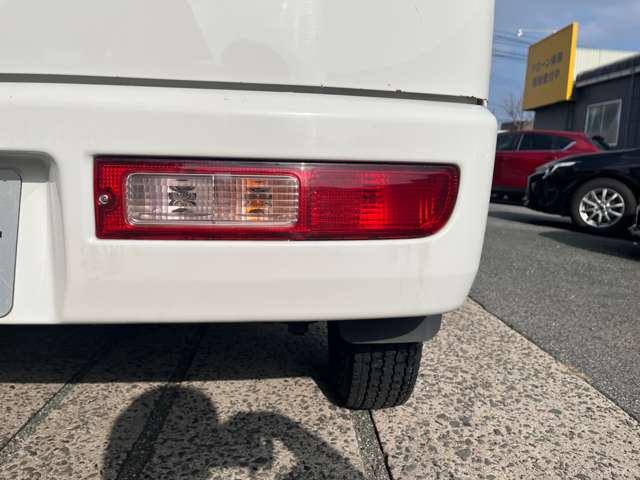Daihatsu Hijet Cargo 12