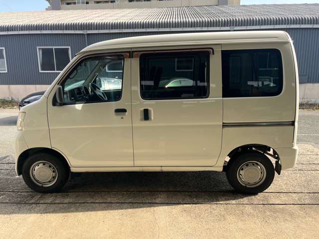 Daihatsu Hijet Cargo 4