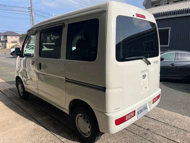 Daihatsu Hijet Cargo 5