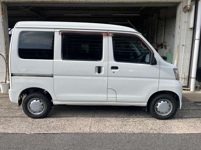 Daihatsu Hijet Cargo 8