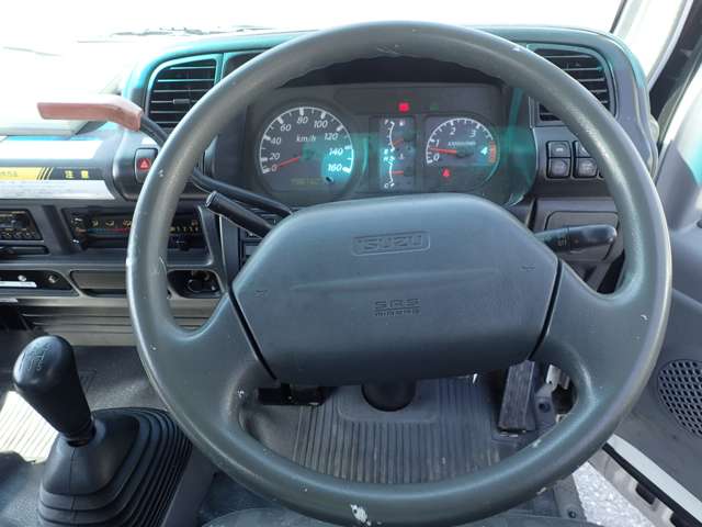 Isuzu Elf 12