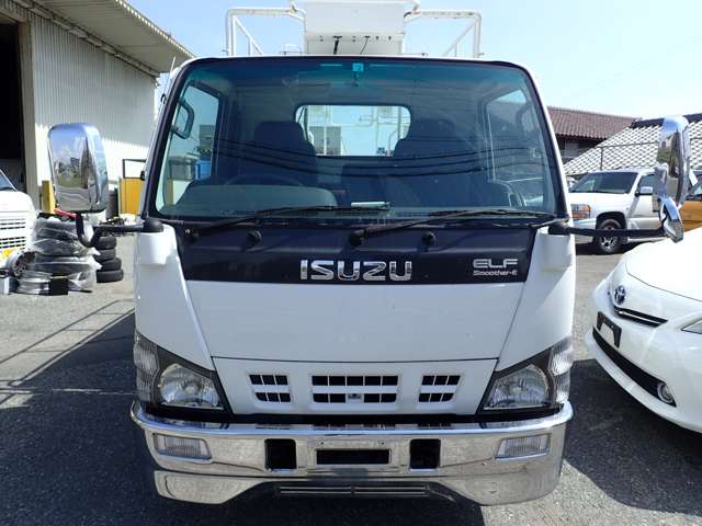 Isuzu Elf 2
