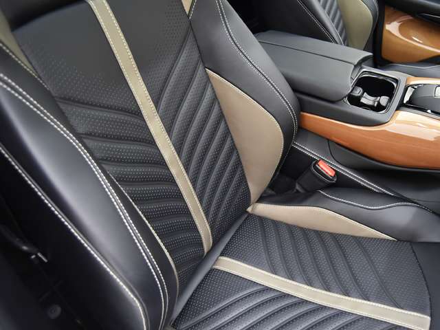 Aston Martin DBX 11