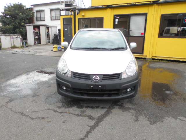 Nissan AD 12