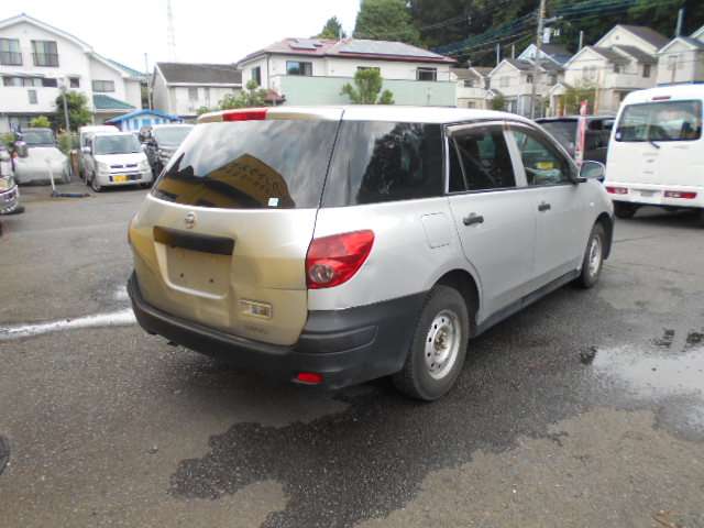 Nissan AD 7