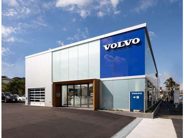 Volvo C40 4