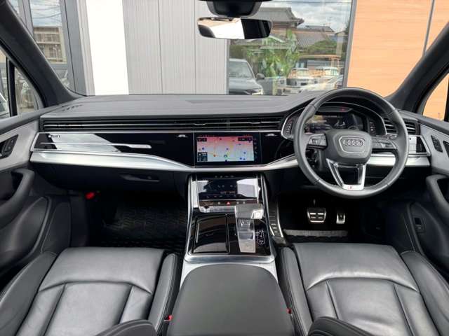 Audi Q7 11