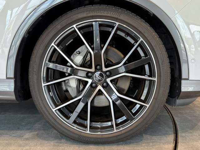 Audi Q7 5