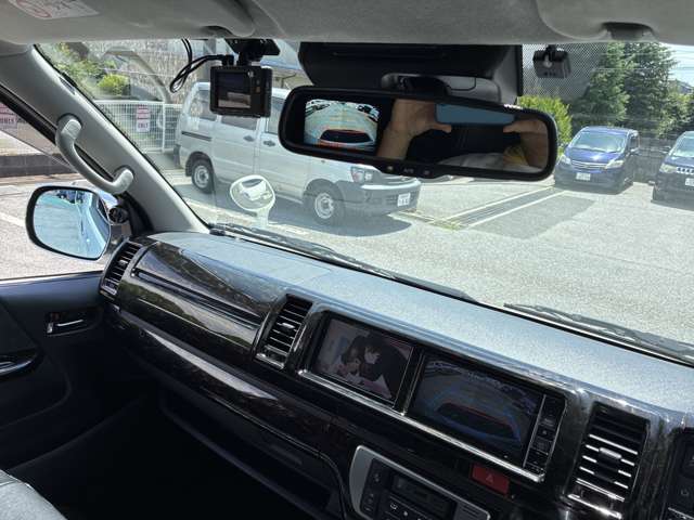 Toyota Hiace 12