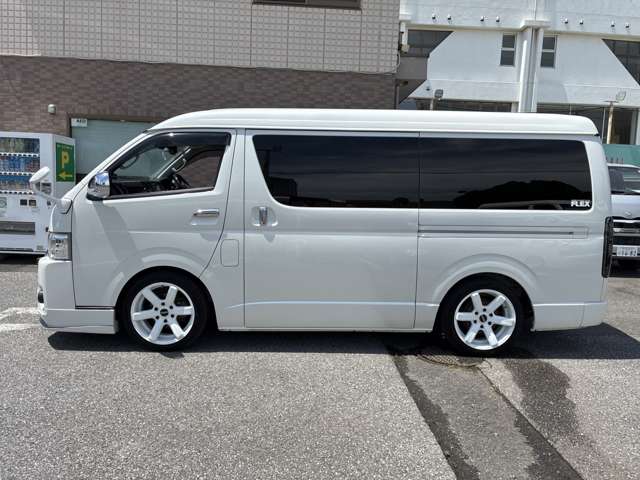 Toyota Hiace 4