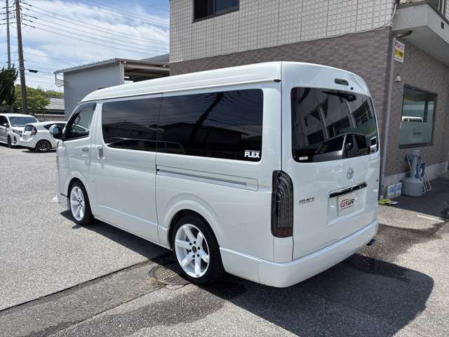 Toyota Hiace 5