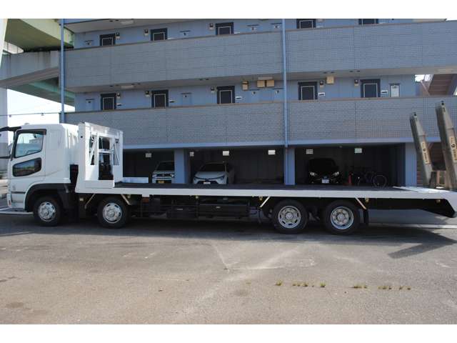 Mitsubishi Fuso Super Great 12