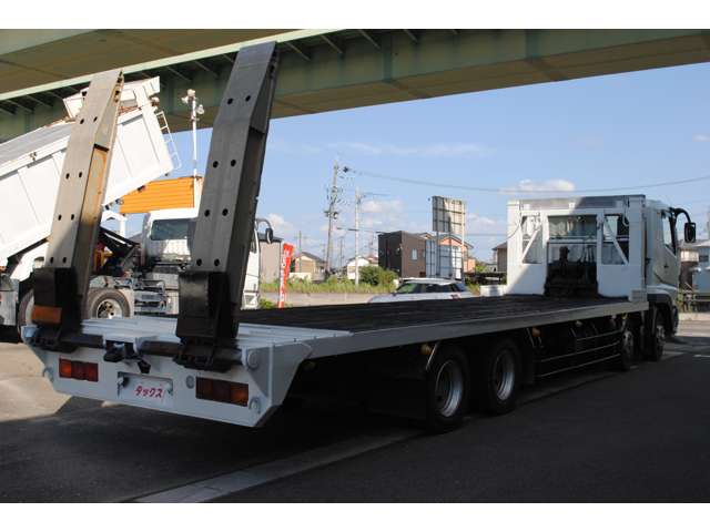 Mitsubishi Fuso Super Great 9