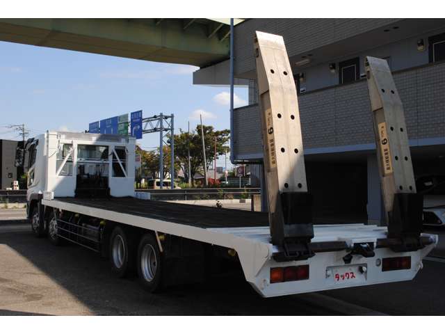 Mitsubishi Fuso Super Great 11